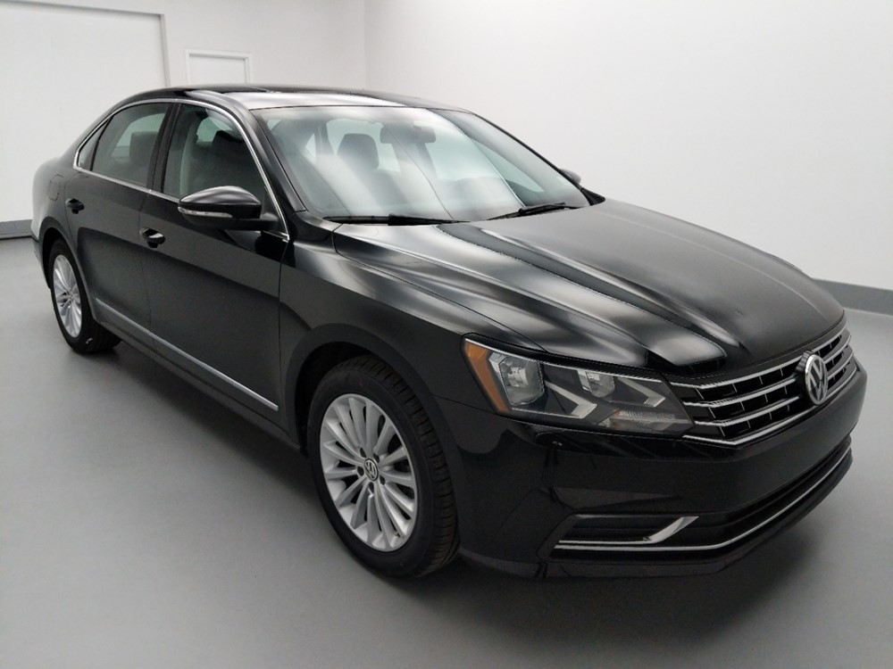 2016 Volkswagen Passat - Passenger Front Bumper