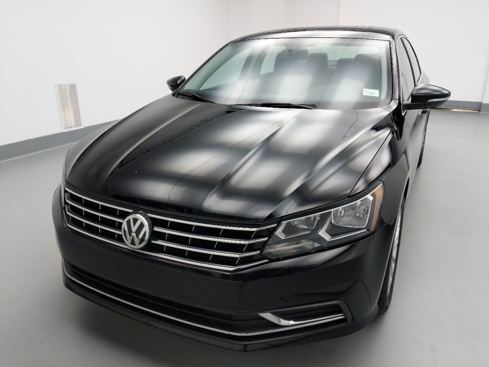 2016 Volkswagen Passat - Driver Front Hood