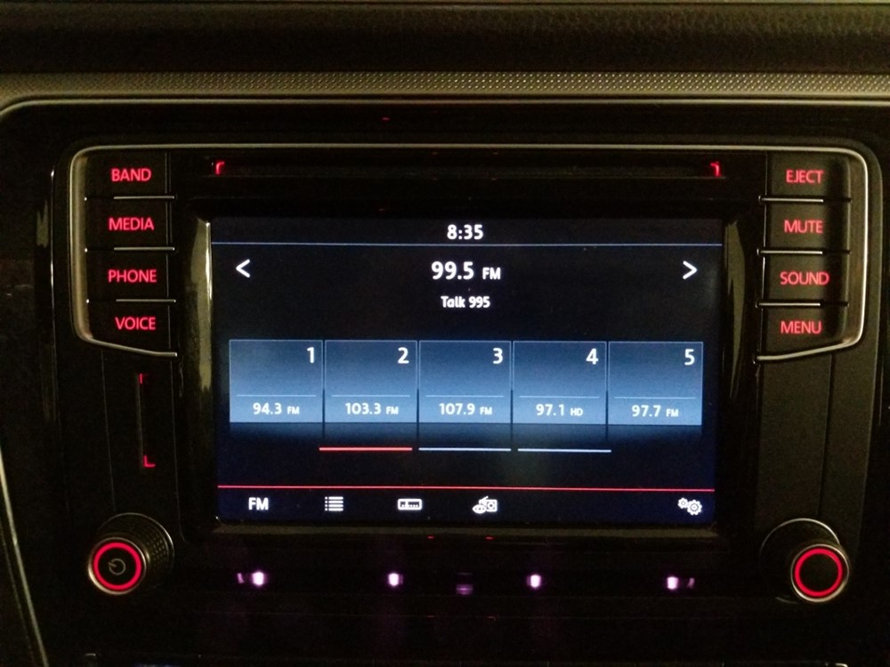 2016 Volkswagen Passat - Stereo Package