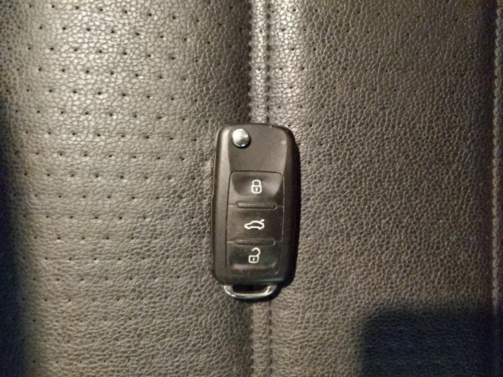 2016 Volkswagen Passat - Keys