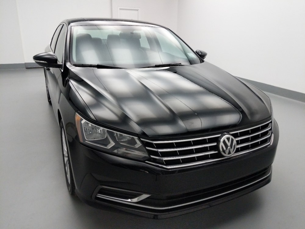 2016 Volkswagen Passat - Passenger Front Hood