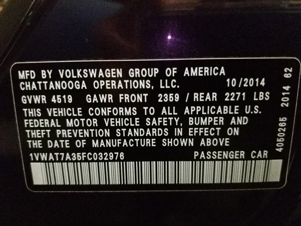 2015 Volkswagen Passat - VIN Plate