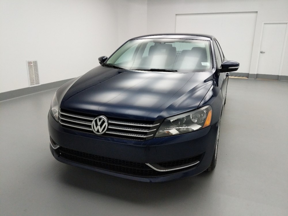 2015 Volkswagen Passat - Driver Front Hood