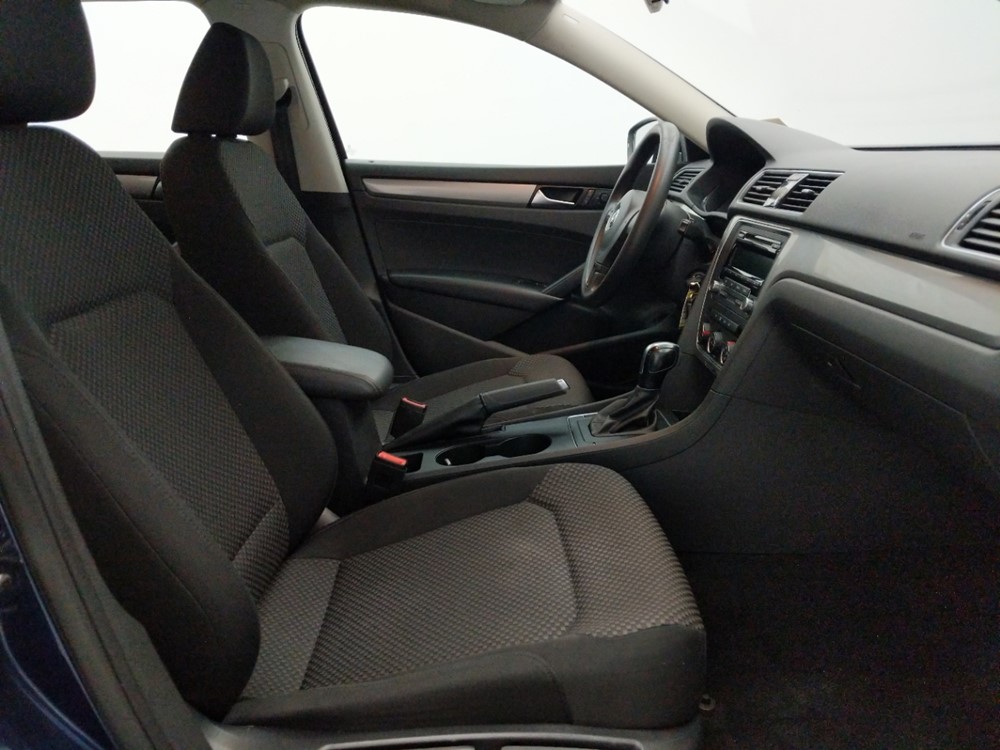 2015 Volkswagen Passat - Passenger Front Seat
