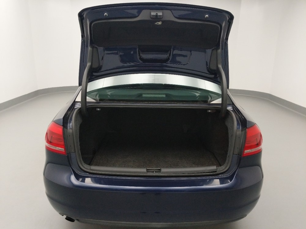 2015 Volkswagen Passat - Trunk