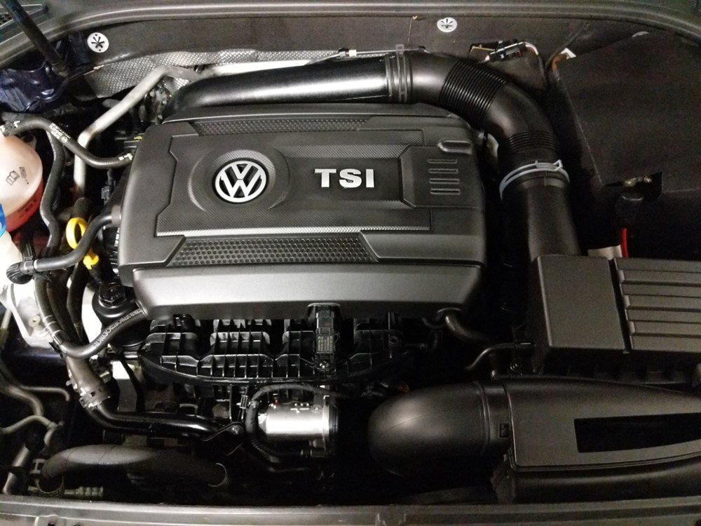 2015 Volkswagen Passat - Engine