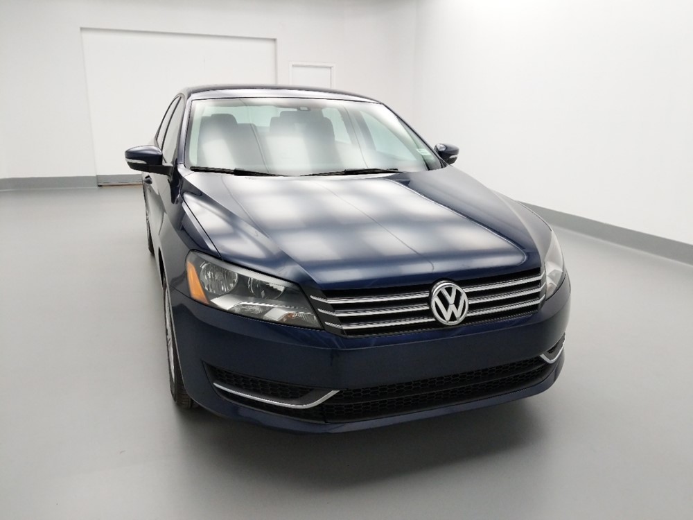 2015 Volkswagen Passat - Passenger Front Hood
