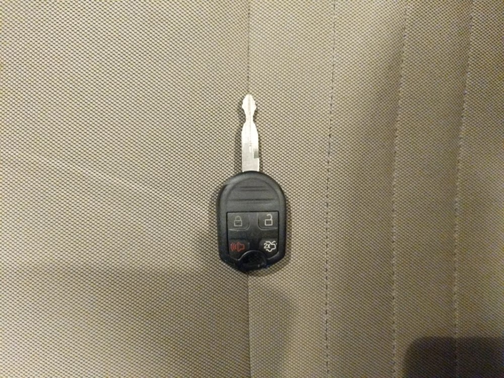 2014 Ford Taurus - Keys