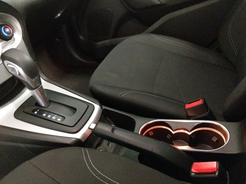 2017 Ford Fiesta - Center Console/Cup Holders