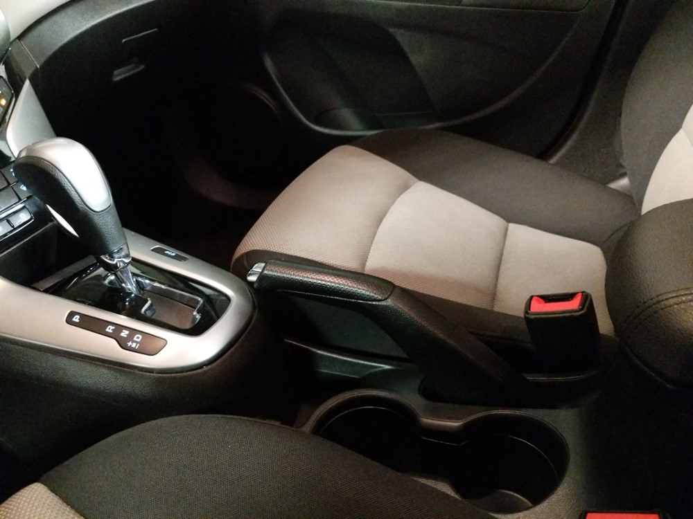 2016 Chevrolet Cruze - Center Console/Cup Holders