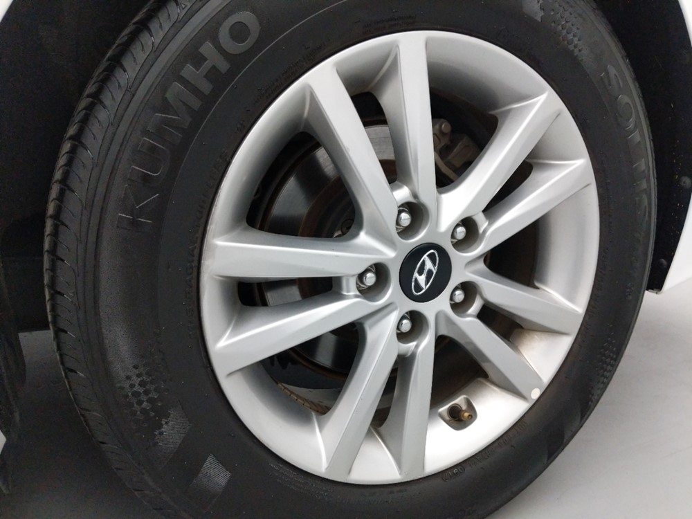 2017 Hyundai Sonata - Wheel