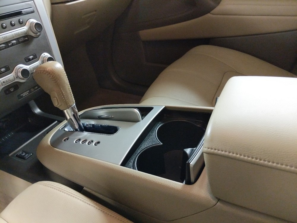 2012 Nissan Murano - Center Console/Cup Holders