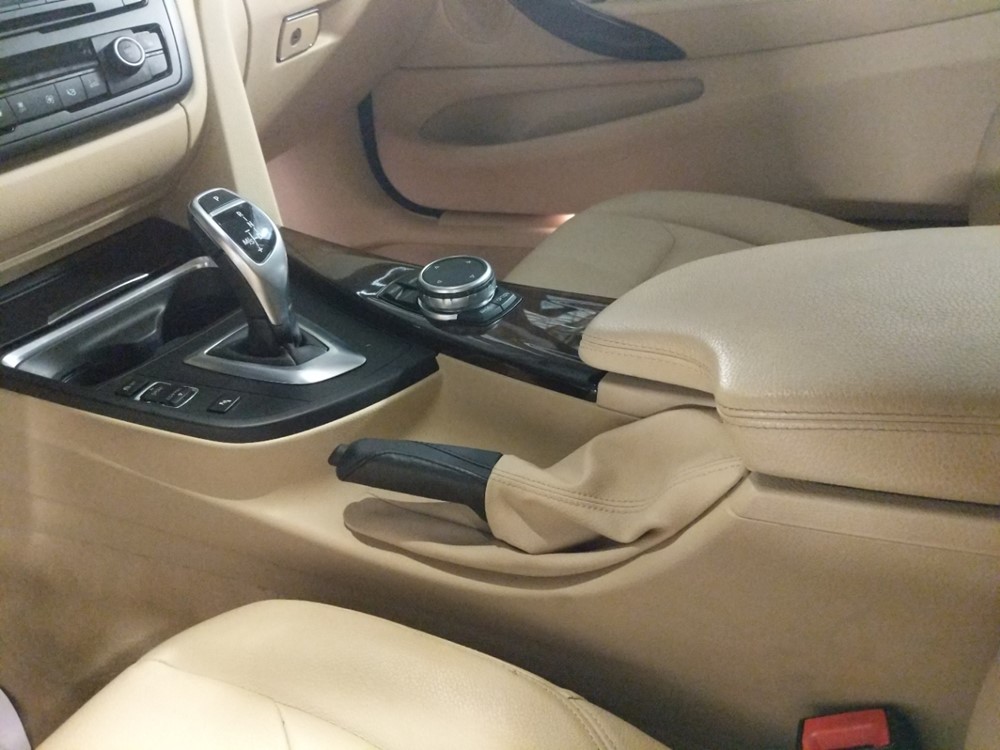 2015 BMW 428i - Center Console/Cup Holders