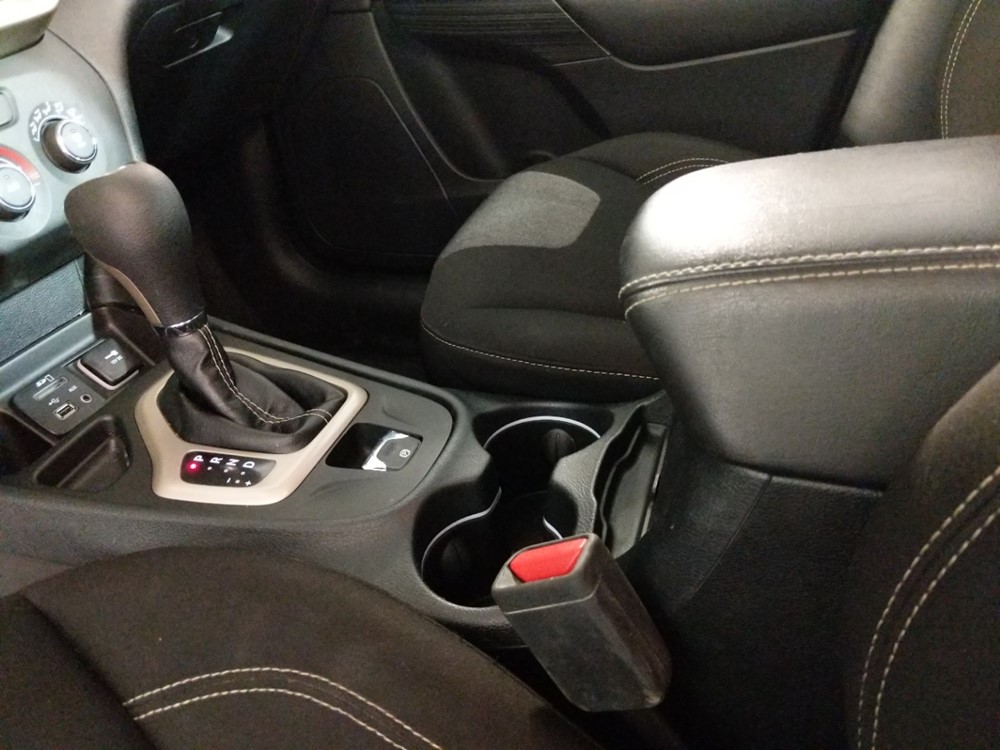 2016 Jeep Cherokee - Center Console/Cup Holders