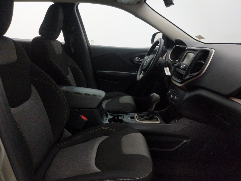 2016 Jeep Cherokee - Passenger Front Seat
