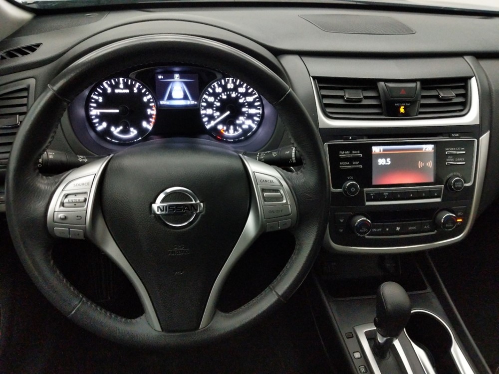 2017 Nissan Altima - Driver Dash