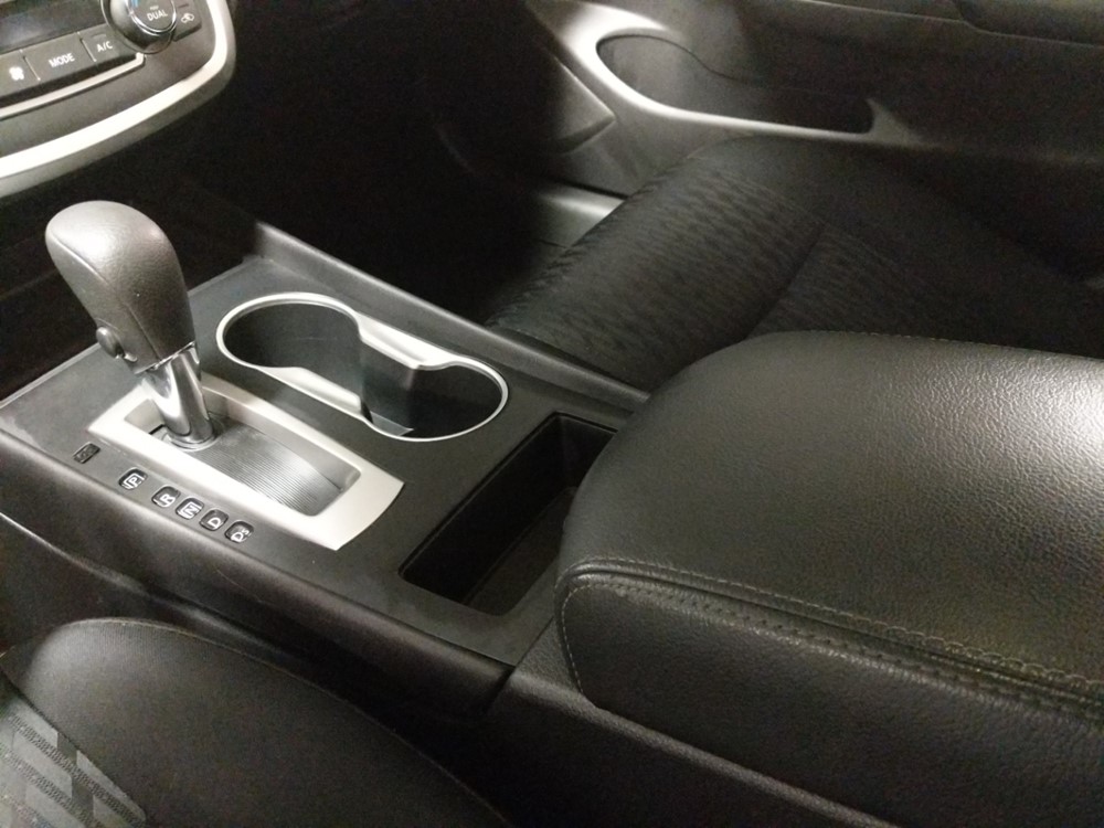2017 Nissan Altima - Center Console/Cup Holders