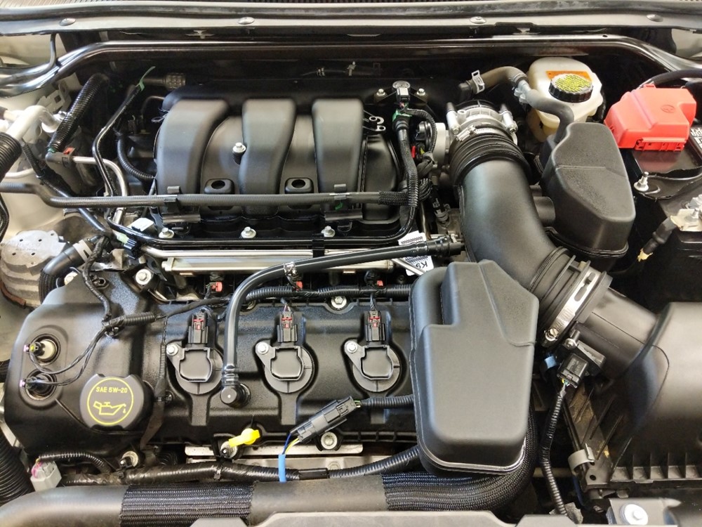 2015 Ford Taurus - Engine