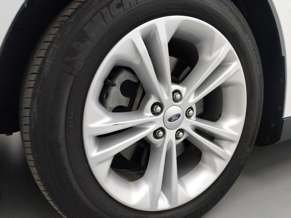 2015 Ford Taurus - Wheel