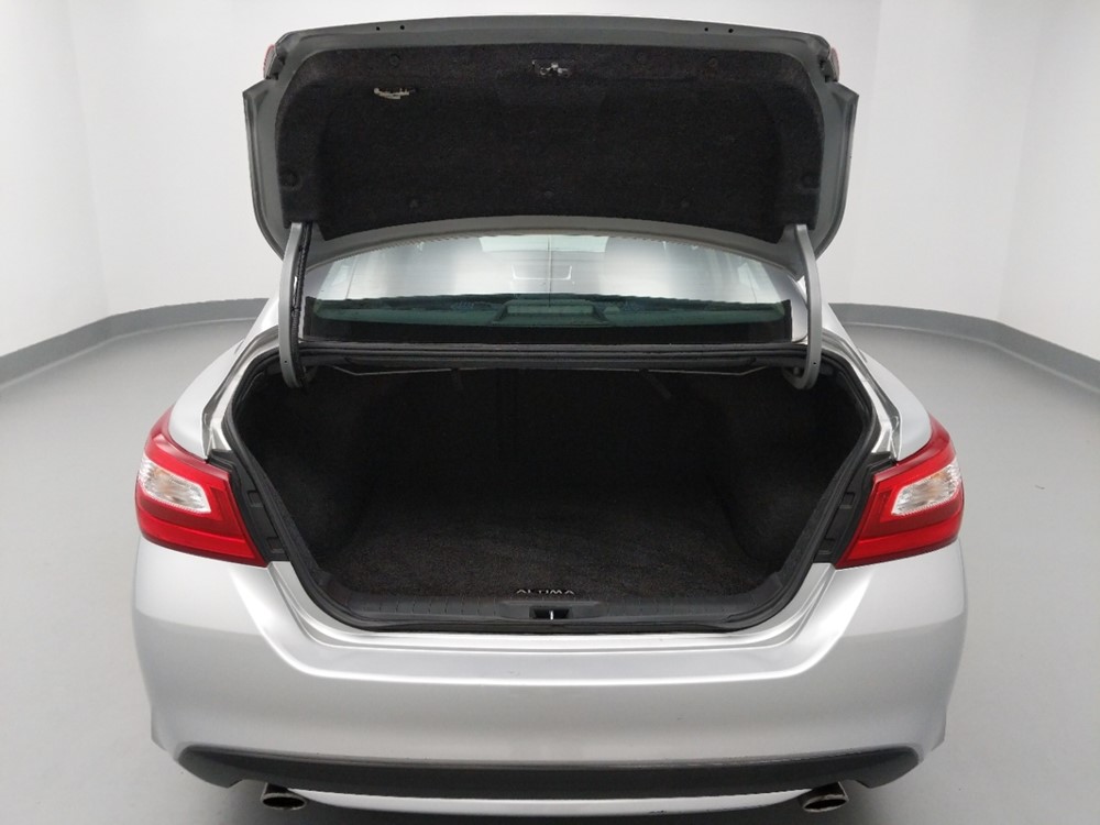 2016 Nissan Altima - Trunk