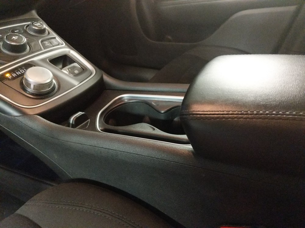 2016 Chrysler 200 - Center Console/Cup Holders