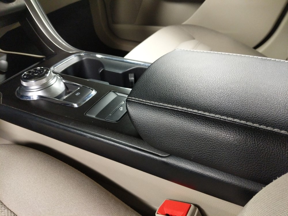 2017 Ford Fusion - Center Console/Cup Holders
