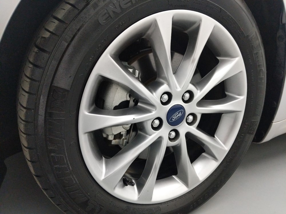 2017 Ford Fusion - Wheel
