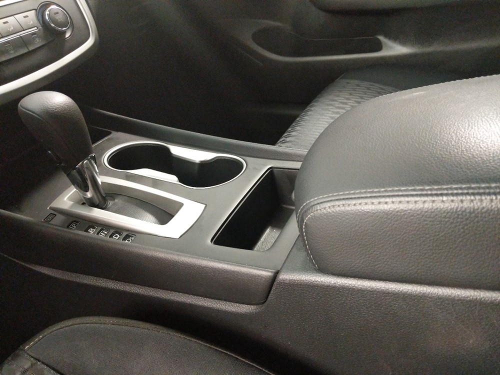 2017 Nissan Altima - Center Console/Cup Holders