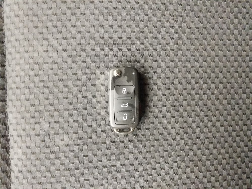2015 Volkswagen Passat - Keys