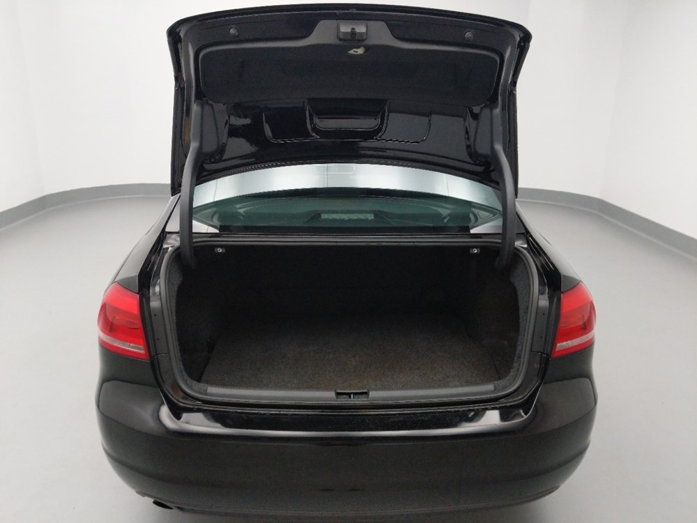 2015 Volkswagen Passat - Trunk