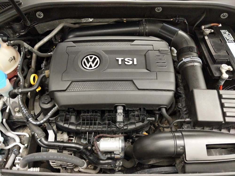 2015 Volkswagen Passat - Engine