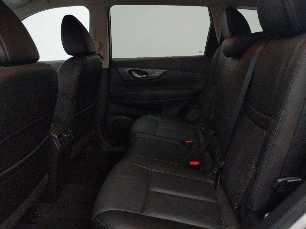2016 Nissan Rogue - Driver Rear Seat