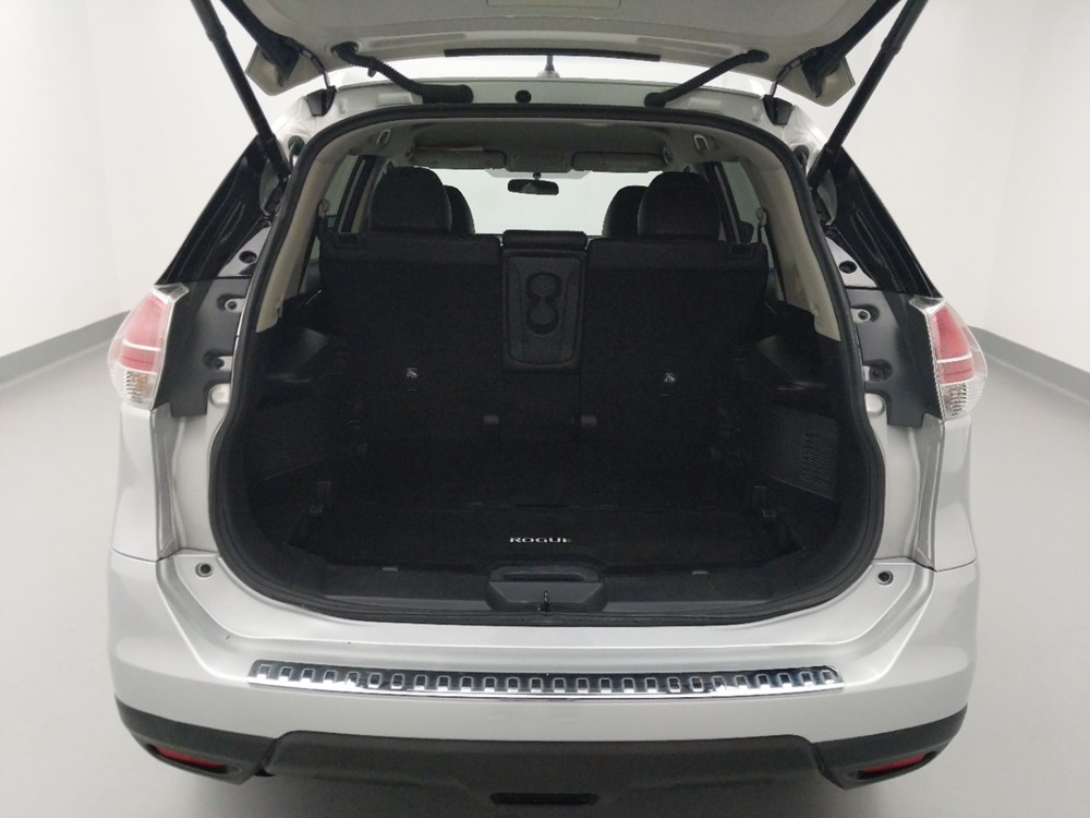 2016 Nissan Rogue - Trunk