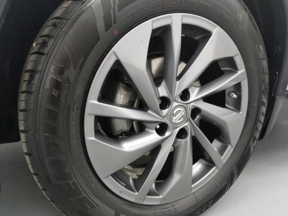 2016 Nissan Rogue - Wheel