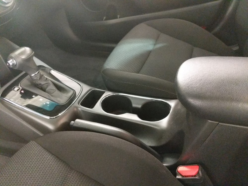2017 Kia Forte - Center Console/Cup Holders
