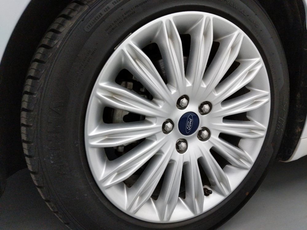 2016 Ford Fusion - Wheel