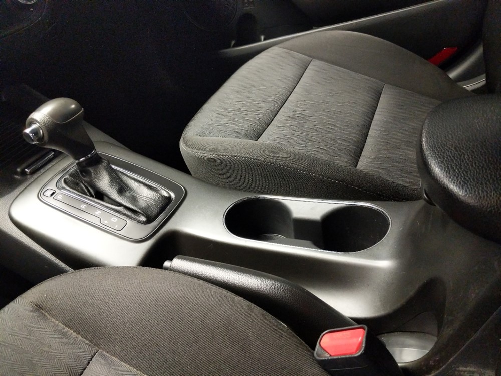 2016 Kia Forte - Center Console/Cup Holders