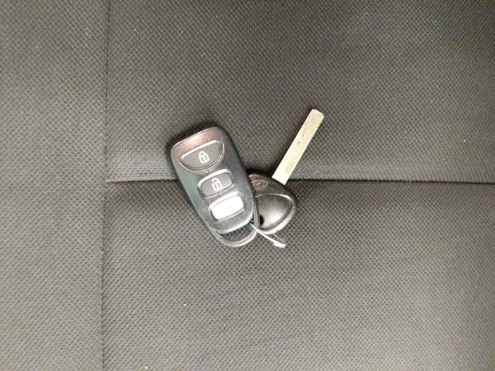 2015 Hyundai Veloster - Keys