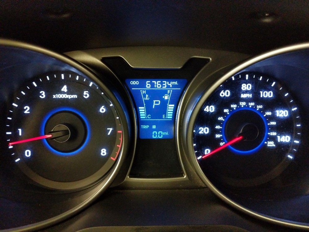 2015 Hyundai Veloster - Odometer Close Up