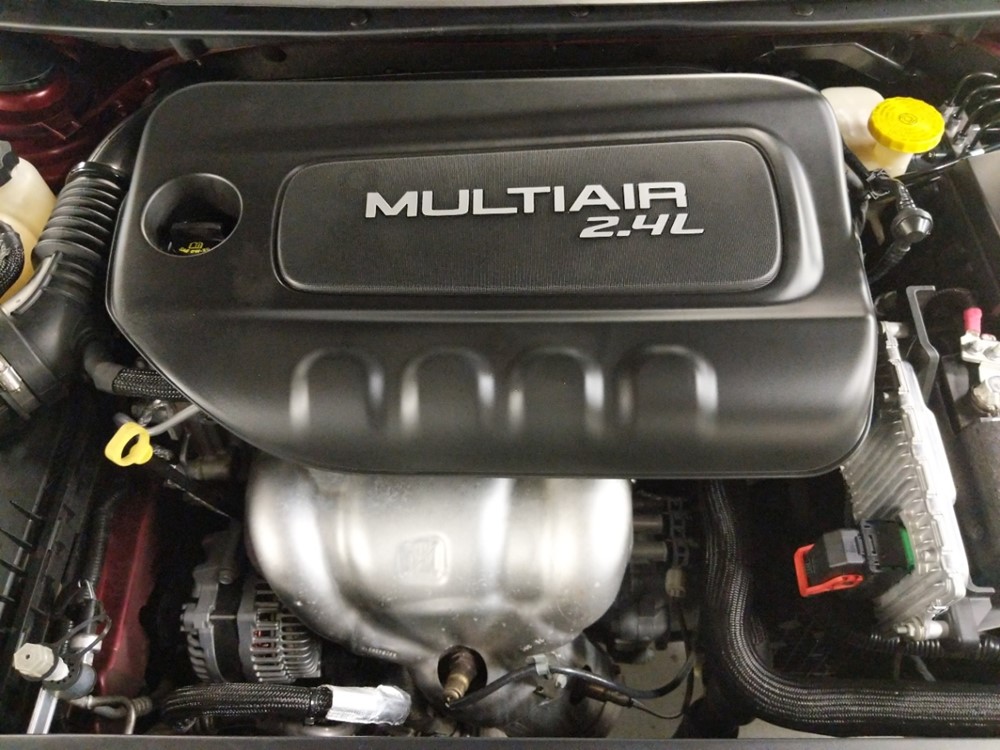 2017 Chrysler 200 - Engine