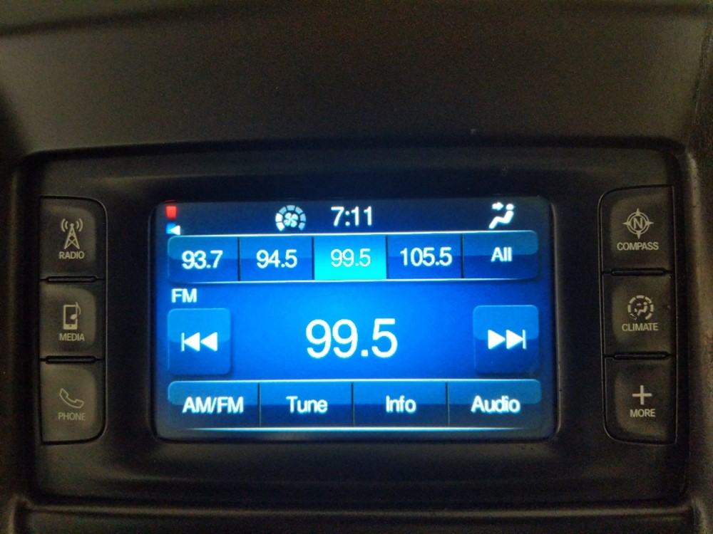 2017 Chrysler 200 - Stereo Package
