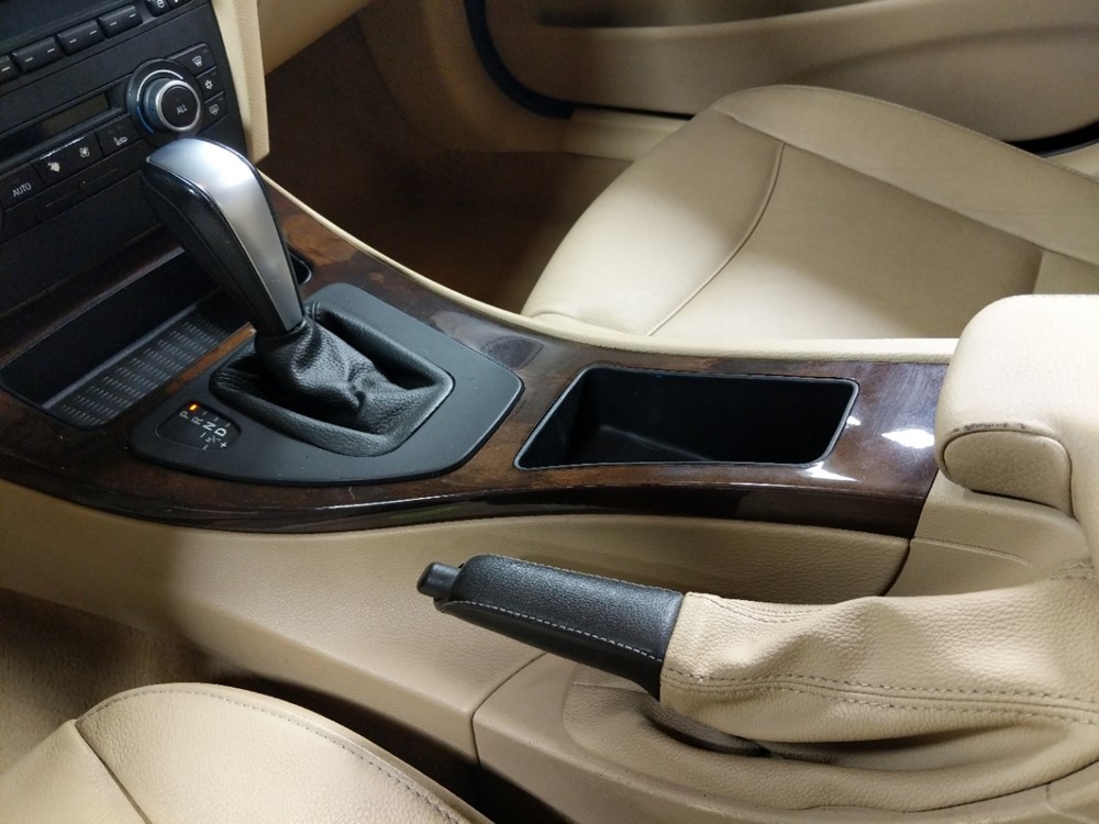 2011 BMW 328i - Center Console/Cup Holders