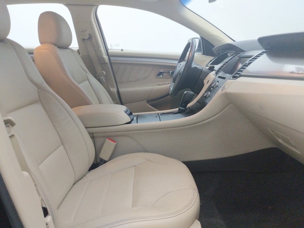 2016 Ford Taurus - Passenger Front Seat