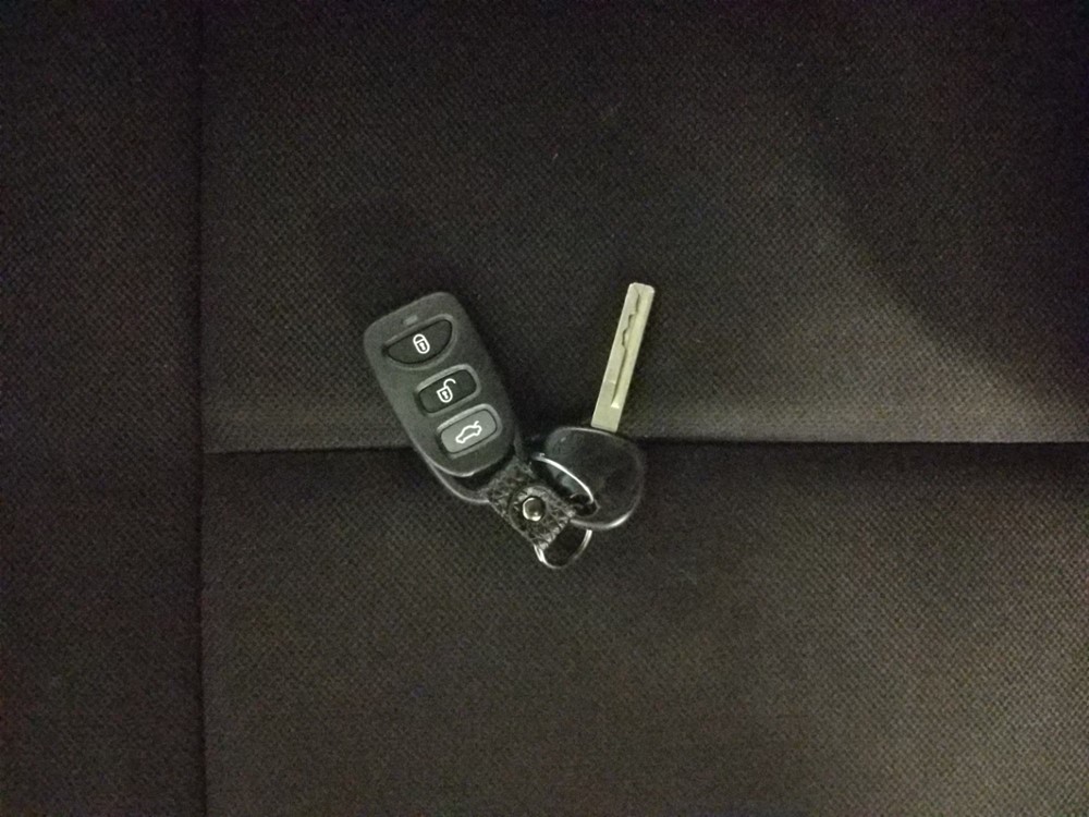 2017 Hyundai Veloster - Keys