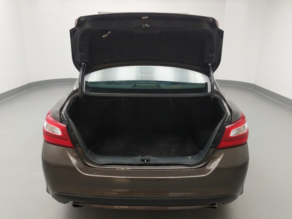 2017 Nissan Altima - Trunk