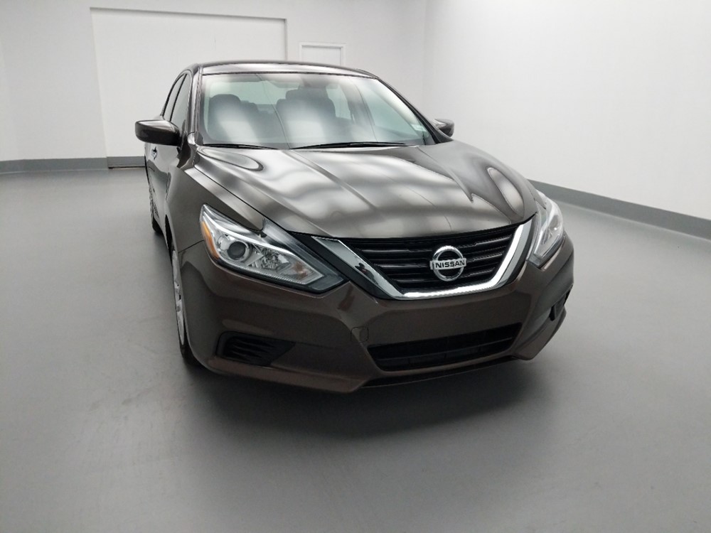 2017 Nissan Altima - Passenger Front Hood
