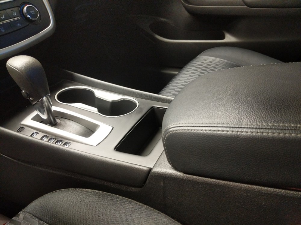 2017 Nissan Altima - Center Console/Cup Holders