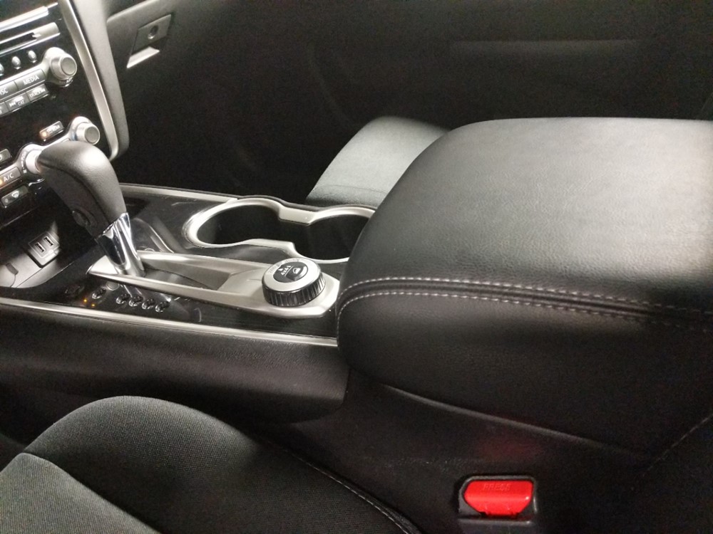 2018 Nissan Pathfinder - Center Console/Cup Holders