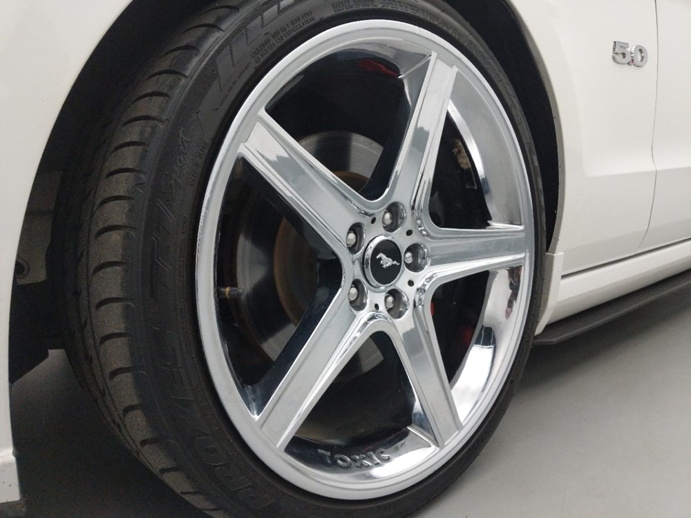 2014 Ford Mustang - Wheel