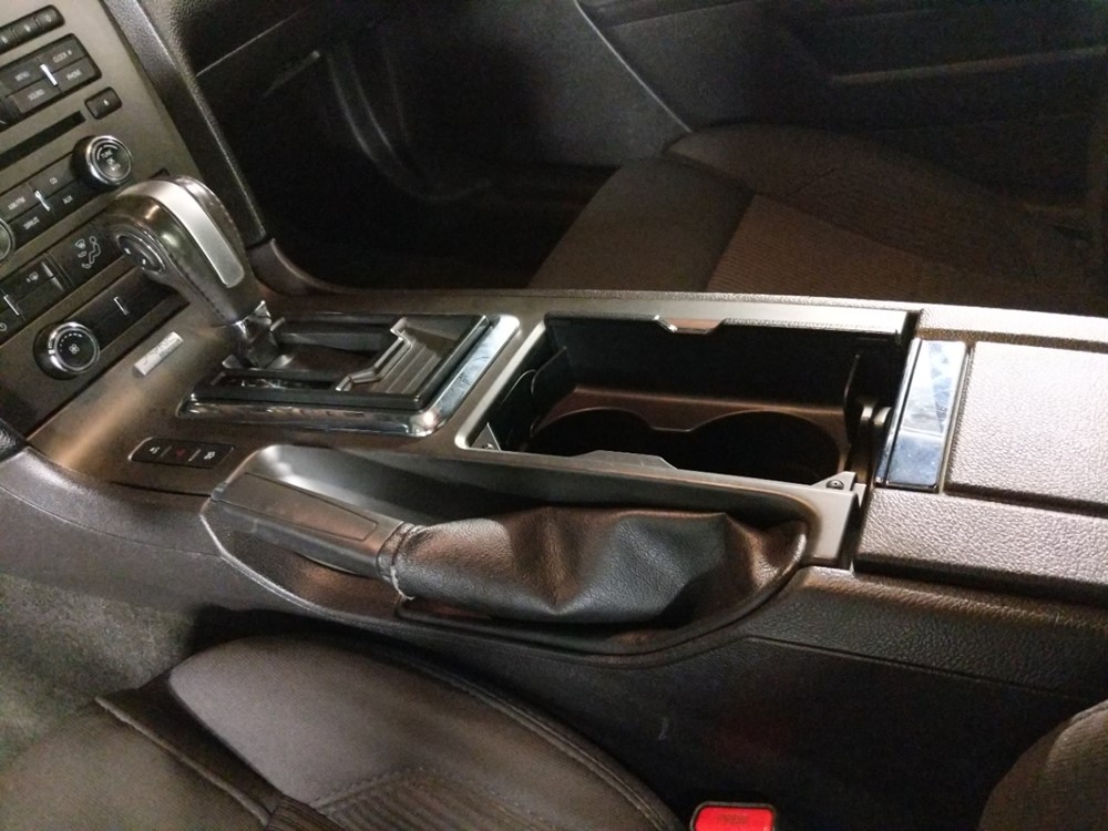 2014 Ford Mustang - Center Console/Cup Holders